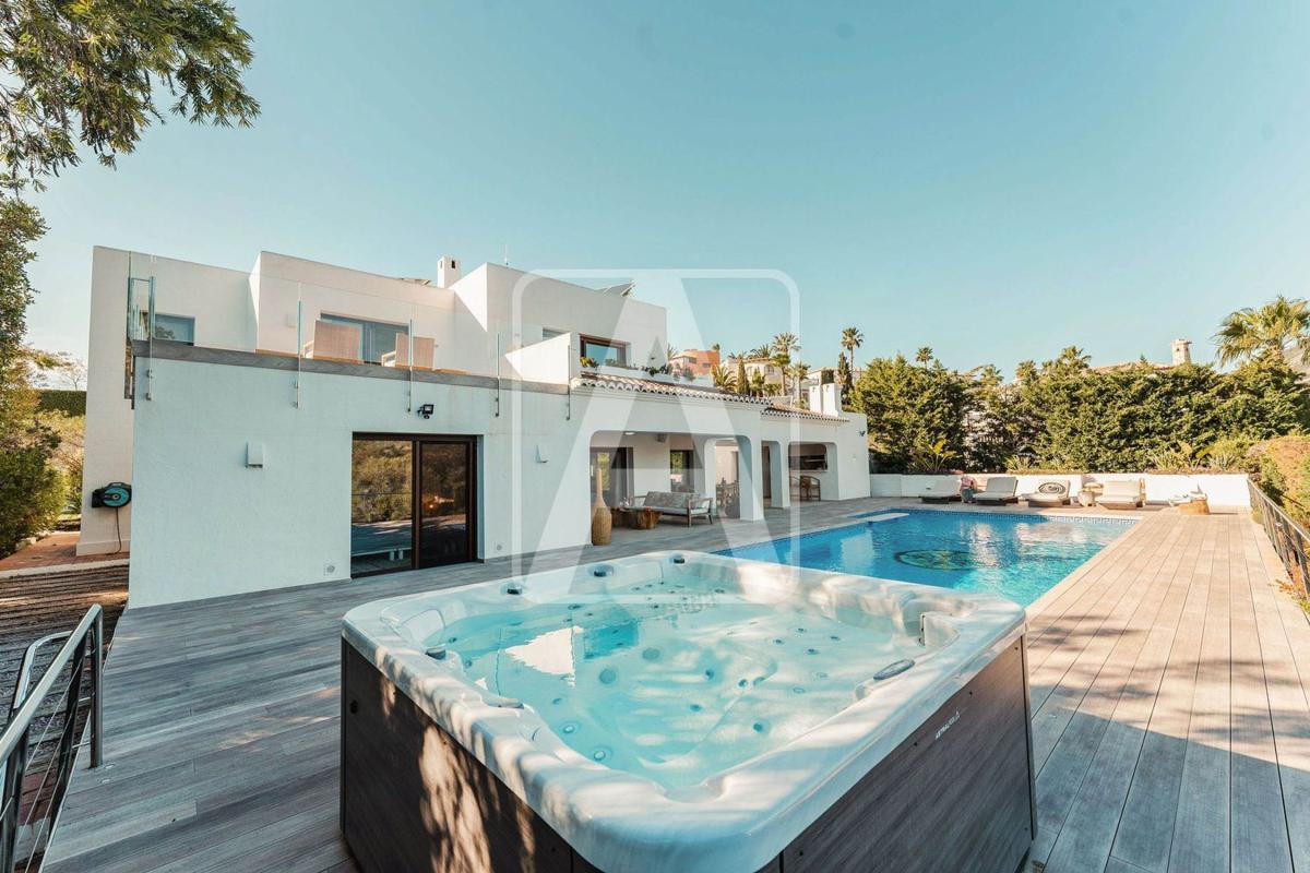 Properties for sale and rent in Spain photo 1