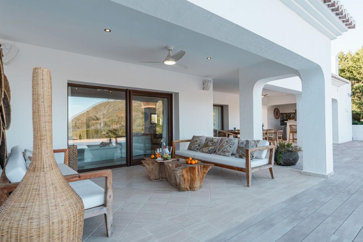 Properties for sale and rent in Spain photo 2