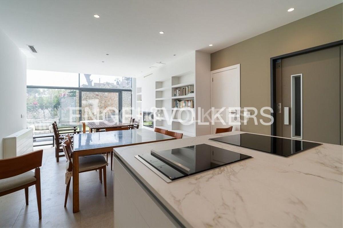Properties for sale and rent in Spain photo 5