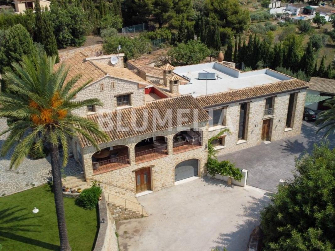 Propiedades en venta y alquiler en España photo 2