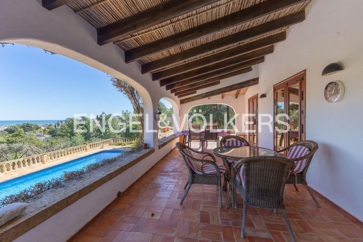 Properties for sale and rent in Spain photo 1