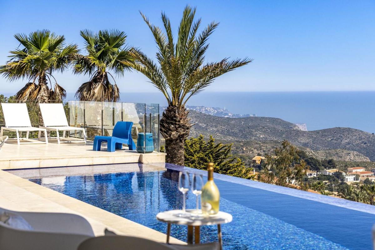 Properties for sale and rent in Spain photo 3