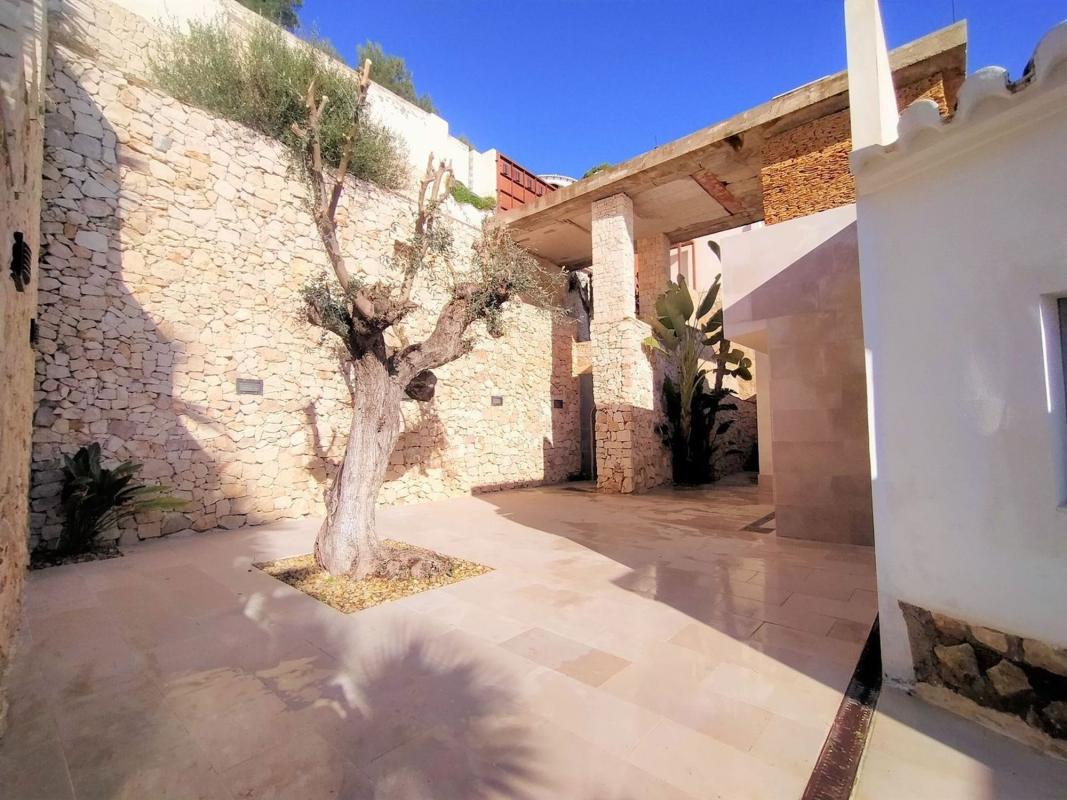 Properties for sale and rent in Spain photo 5
