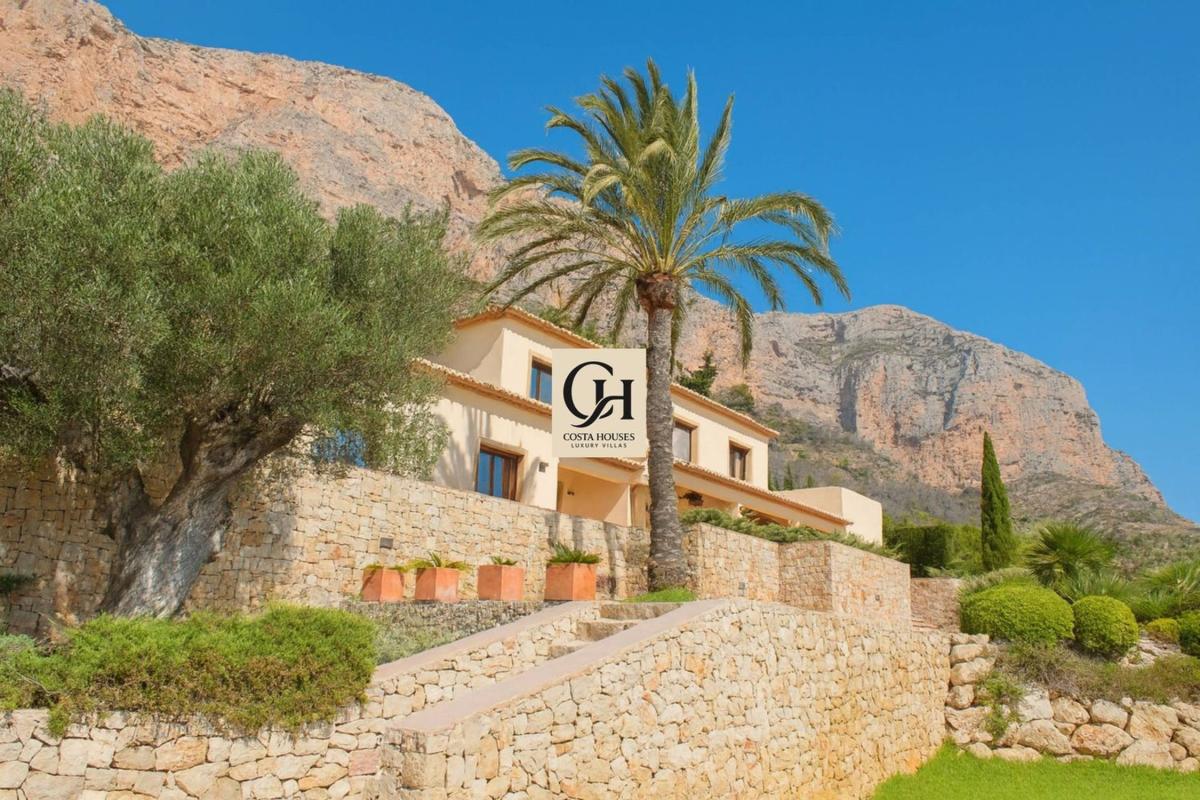 Properties for sale and rent in Spain photo 3