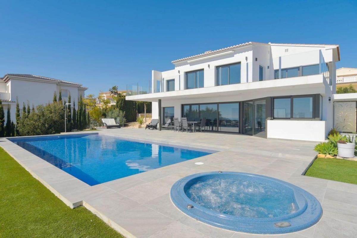 Properties for sale and rent in Spain photo 1