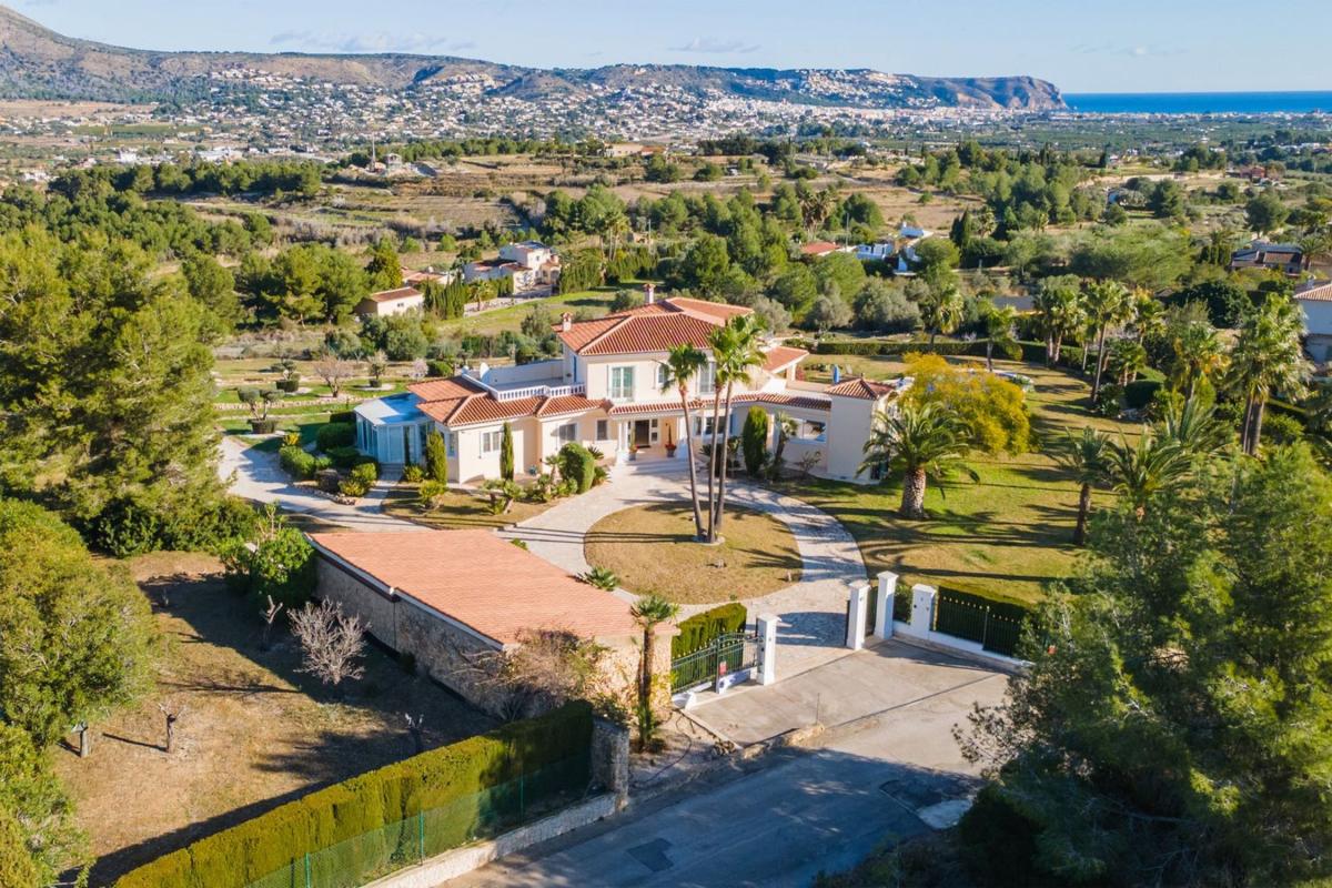 Propiedades en venta y alquiler en España photo 1