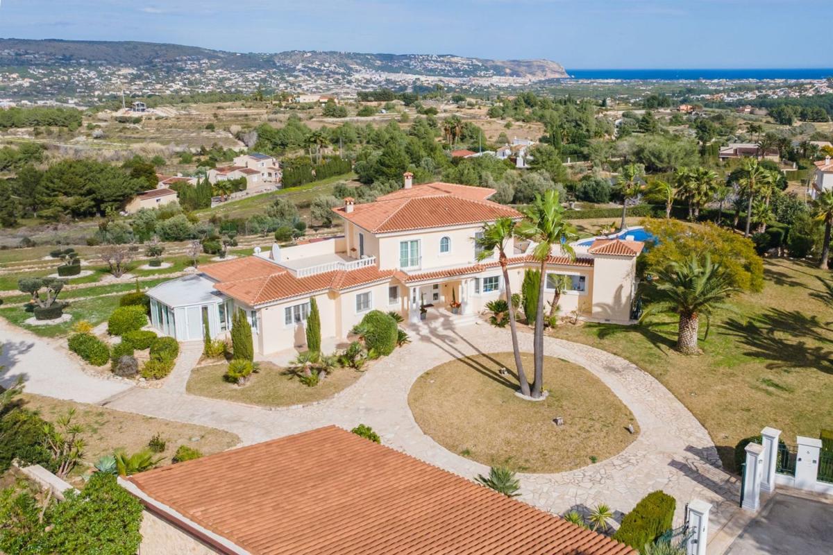 Propiedades en venta y alquiler en España photo 2