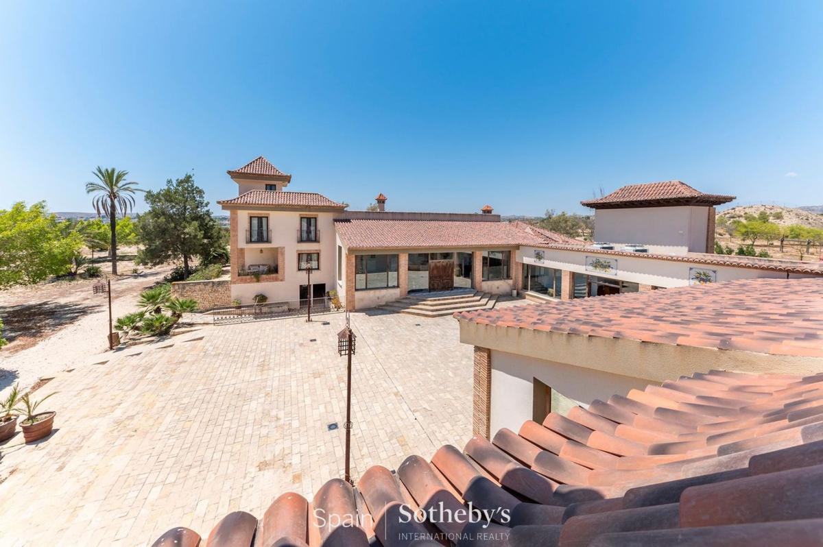 Properties for sale and rent in Spain photo 2