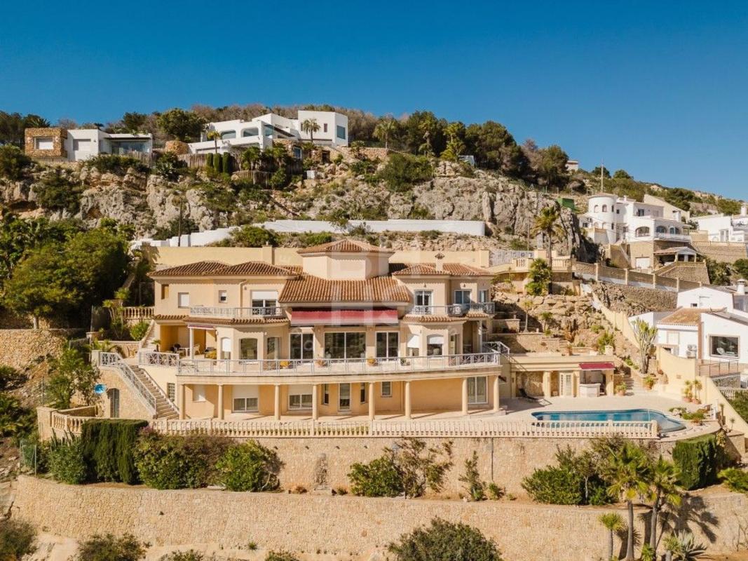 Properties for sale and rent in Spain photo 4