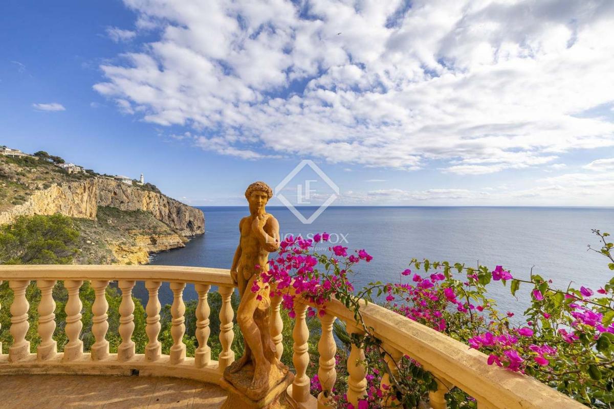 Properties for sale and rent in Spain photo 3