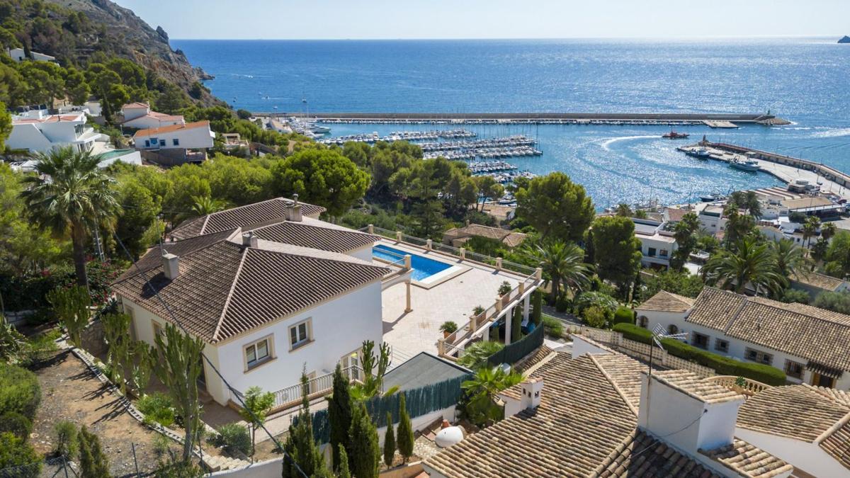Properties for sale and rent in Spain photo 5