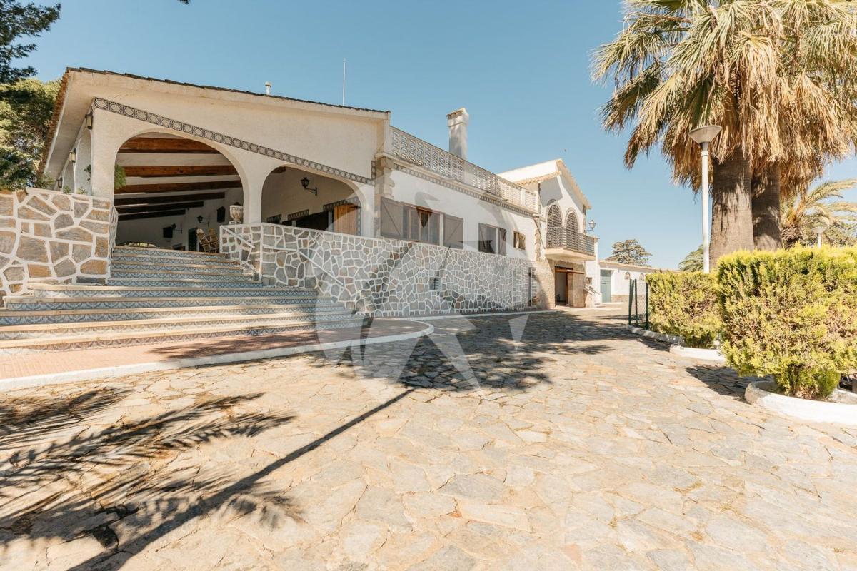 Properties for sale and rent in Spain photo 5