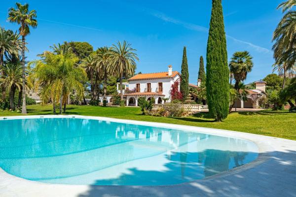 Independent chalet for sale in Casa o chalet en Calle La Mola, Novelda, Novelda
thumbnail 3