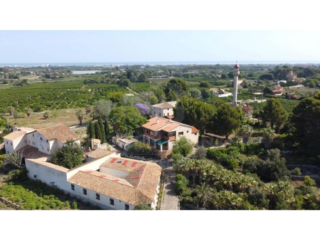 Propiedades en venta y alquiler en España photo 1