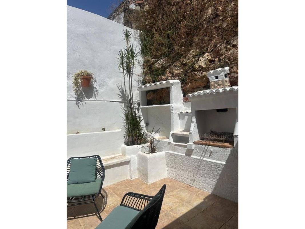 Properties for sale and rent in Spain photo 3