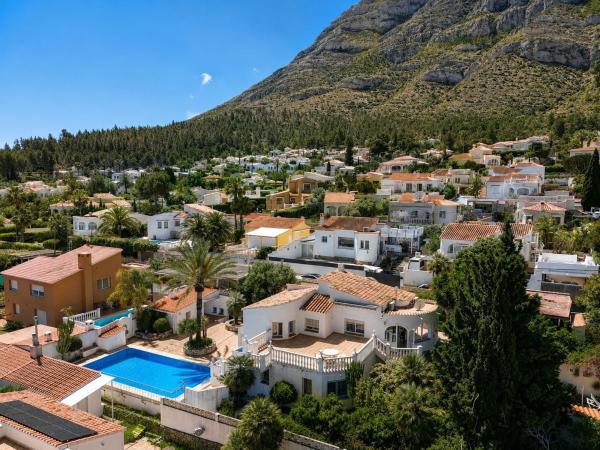 Independent chalet for sale in Casa o chalet en El Montgó, Denia, Denia
 photo 1
