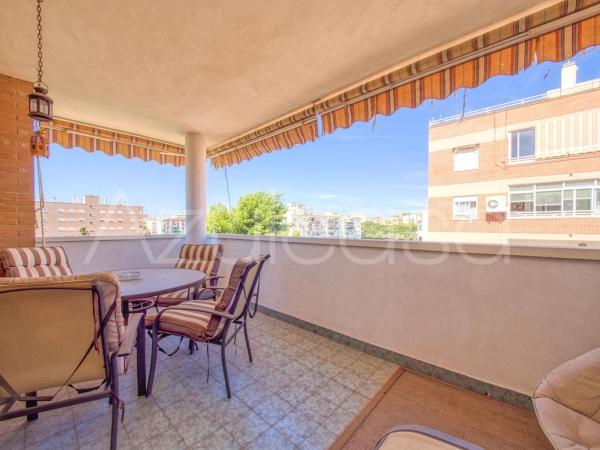 Sale of flat in Piso en Calle Alonso Cano, Nou Alacant, Alicante / Alacant, Alicante
thumbnail 2