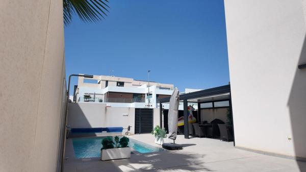 Casa o chalet independiente en Calle Infanta Elena, Benijofar photo 4