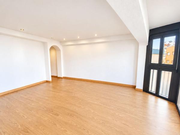 Продажа квартиры на Piso en Calle Apolo XI, Centro Urbano, Benidorm, Бенидорм
thumbnail 3