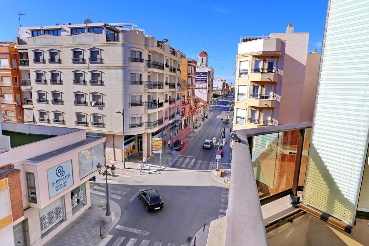 Sprzedaż mieszkania w Piso en Avenida del País Valencià, 25, Zona Pueblo, Guardamar del Segura, Guardamar del Segura
photo 1
