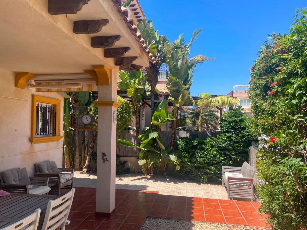 Sprzedaż niezależnego domku jednorodzinnego w Casa o chalet en La Regia, Orihuela, Orihuela photo 3