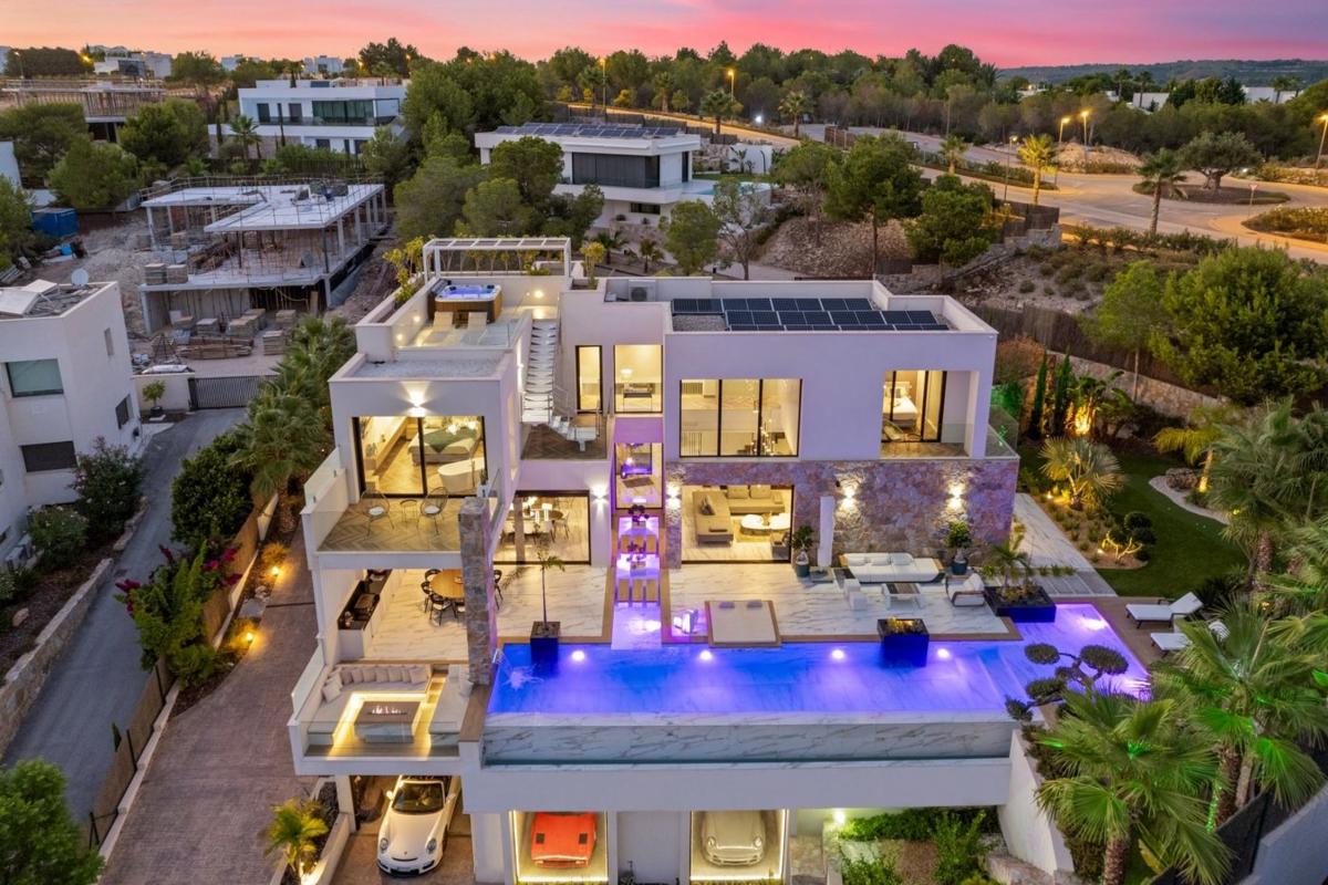 Sale of independent chalet in Casa o chalet en Las Colinas Golf, Orihuela, Orihuela
photo 1