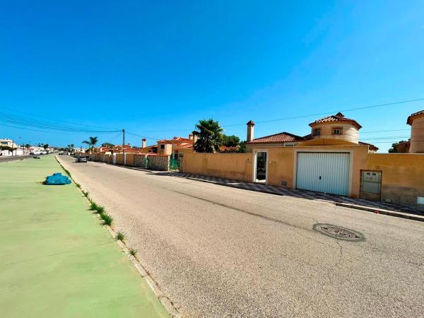 Casa o chalet independiente en La Siesta - El Salado - Torreta, Torrevieja thumbnail 3