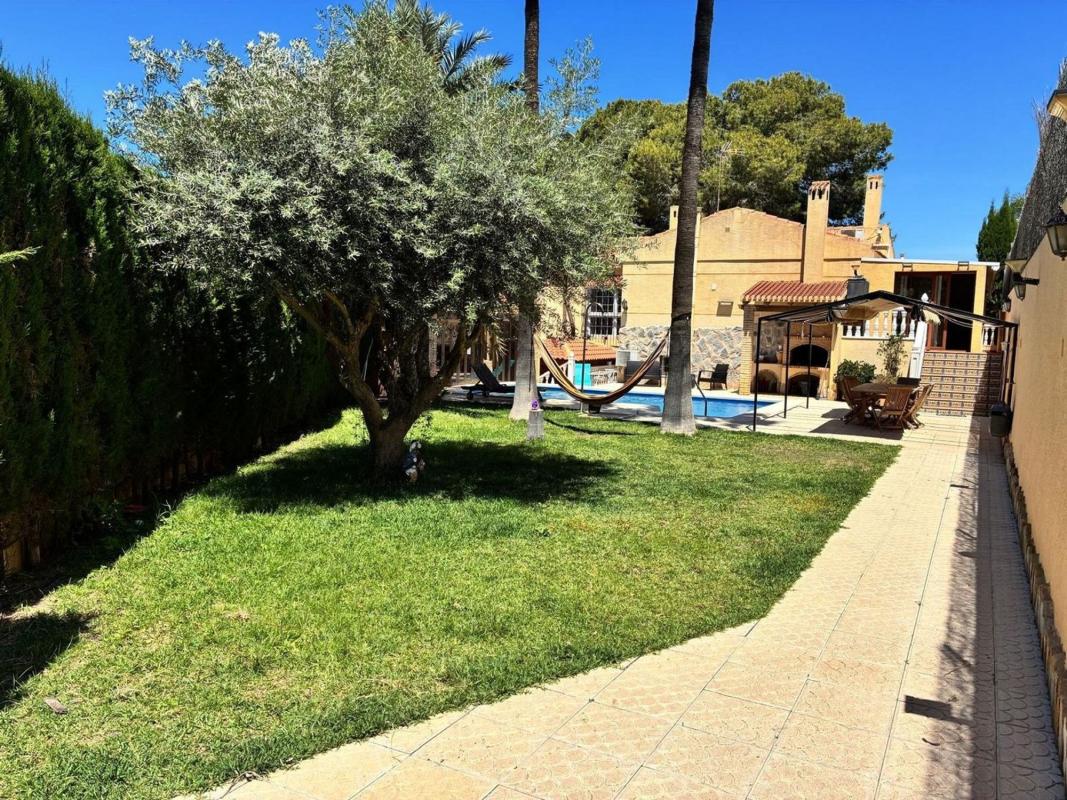 Sprzedaż niezależnego domku jednorodzinnego w  Casa o chalet en Los Balcones - Los Altos del Edén, Torrevieja, Torrevieja photo 5