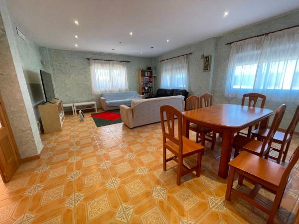 Частный шале на продаже в  Casa o chalet en Albatera, Албате́ра photo 2