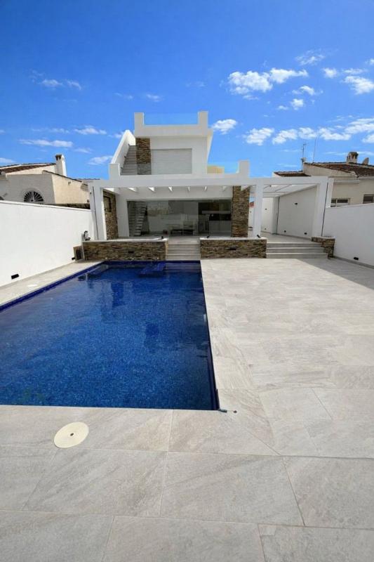 Sprzedaż niezależnego domku jednorodzinnego w Casa o chalet en La Siesta - El Salado - Torreta, Torrevieja, Torrevieja photo 1