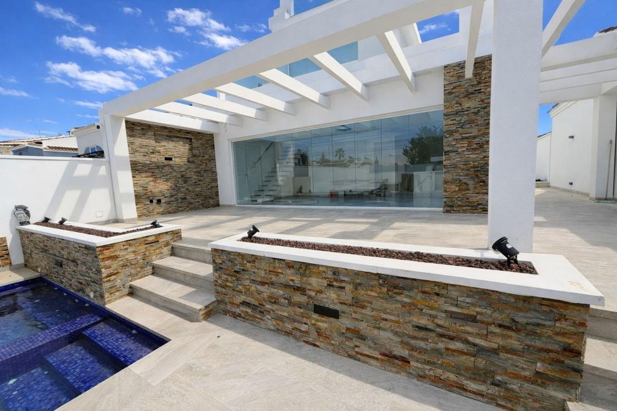 Sprzedaż niezależnego domku jednorodzinnego w Casa o chalet en La Siesta - El Salado - Torreta, Torrevieja, Torrevieja photo 4