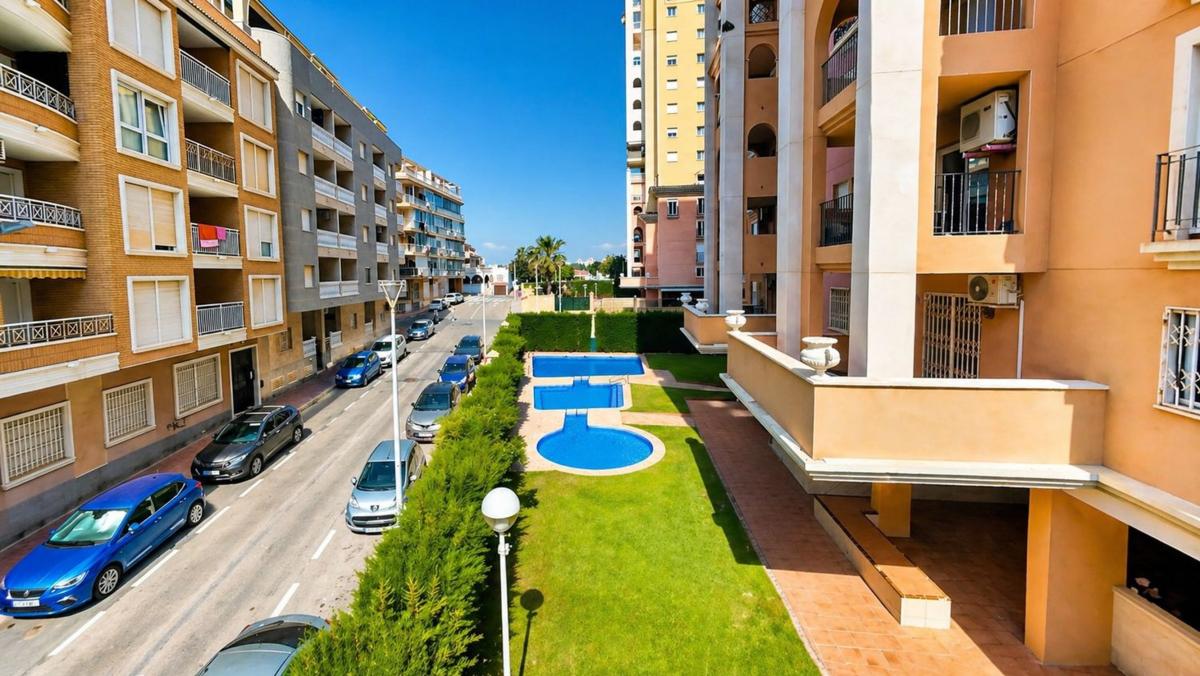 Sprzedaż mieszkania w Piso en Playa de los Locos, Torrevieja, Torrevieja
photo 3