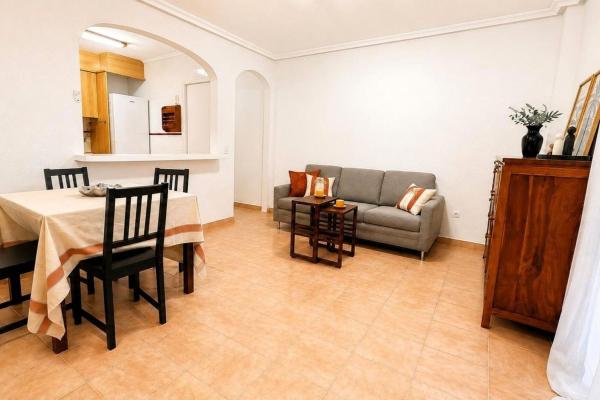 Sale of flat in Piso en Calle Arquitecto Larramendi, 16, Avenida Habaneras - Curva de Palangre, Torrevieja, Torrevieja
photo 1
