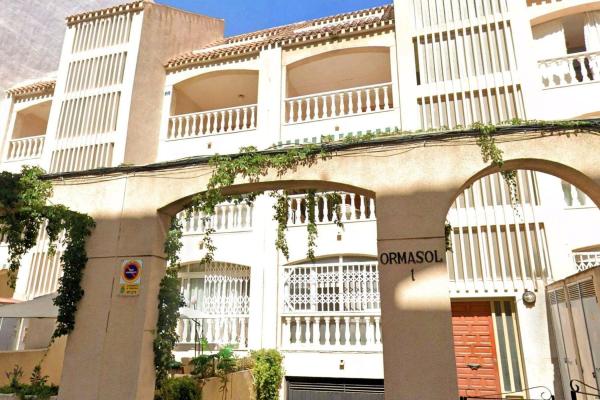 Sale of flat in Piso en Calle Arquitecto Larramendi, 16, Avenida Habaneras - Curva de Palangre, Torrevieja, Torrevieja
thumbnail 2