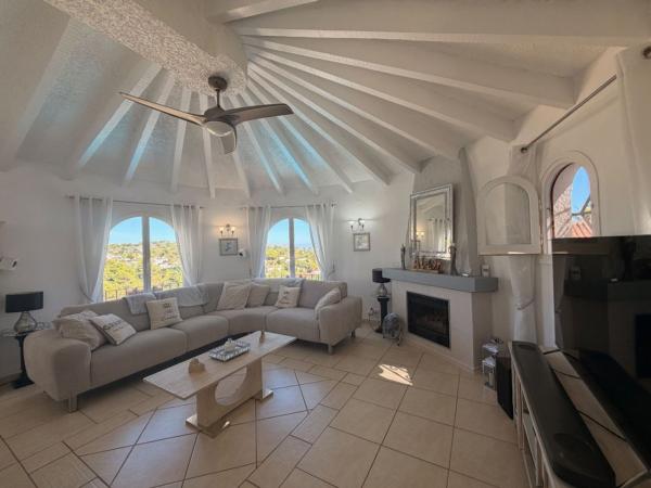 Chalet wolnostojący na sprzedaż w  Casa o chalet en Cala Advocat - Baladrar, Benissa, Benissa photo 4