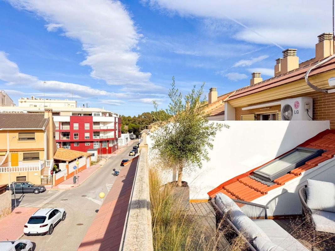 Properties for sale and rent in Spain photo 4