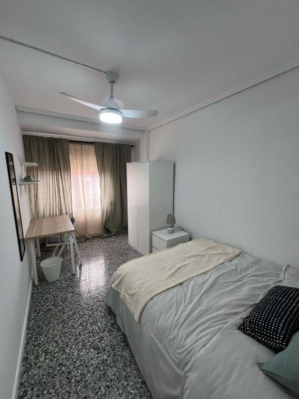 Продажа квартиры на Piso en Maestro Alonso, 6, Carolinas Altas, Alicante / Alacant, Аликанте / Алакант
photo 5