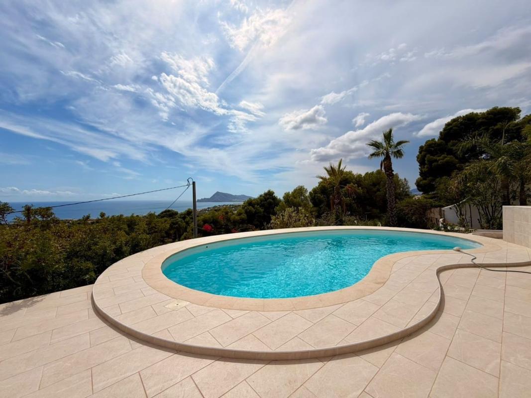 Properties for sale and rent in Spain photo 3