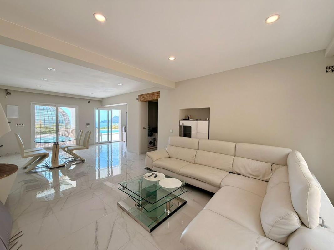 Properties for sale and rent in Spain photo 5
