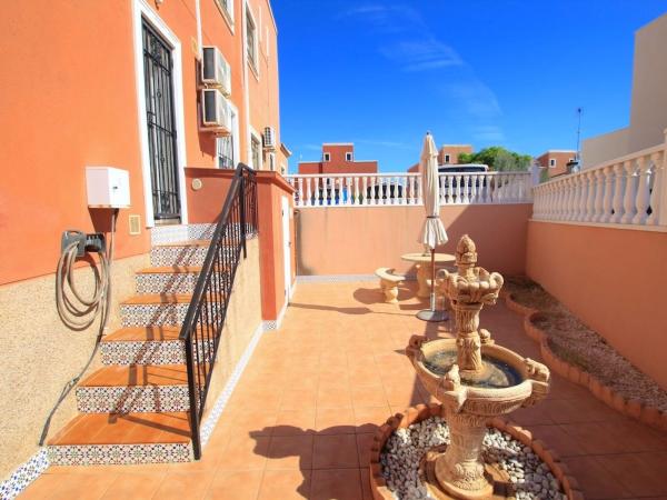 Chalet pareado en Calle Clavellina, Los Montesinos photo 4