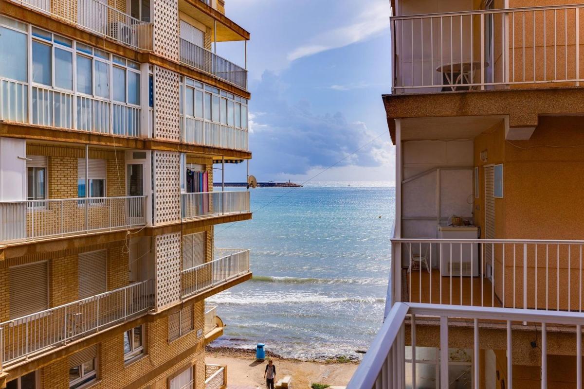 Sprzedaż mieszkania w Piso en Playa de los Náufragos, Torrevieja, Torrevieja
photo 1