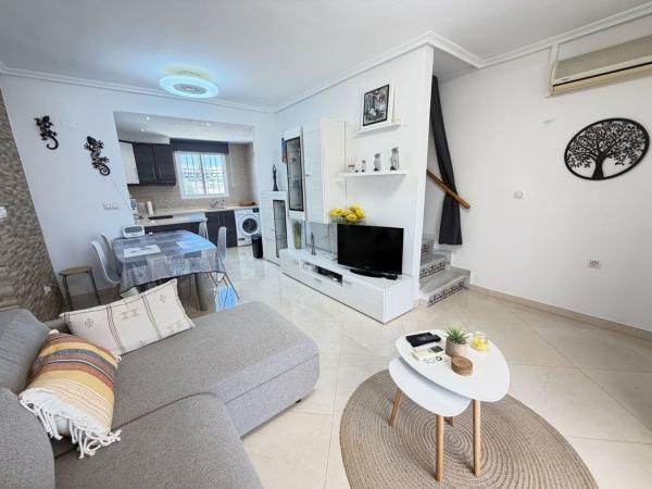 Sale of flat in Piso en Cabo Roig, Orihuela, Orihuela
 photo 4