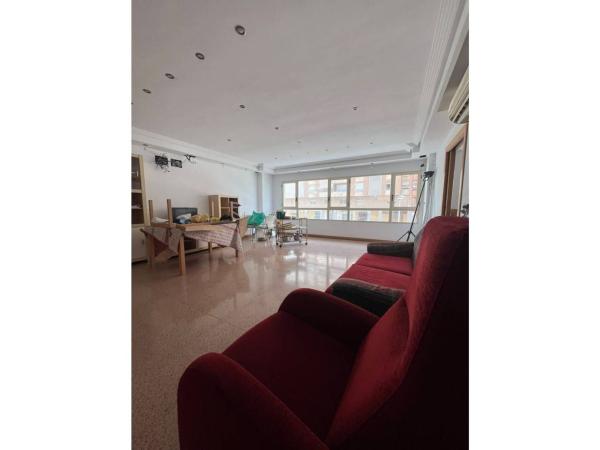 Продажа квартиры на Piso en Pasaje de Soro, Centro, San Juan de Alicante, Сан-Хуан-де-Аликанте
thumbnail 2