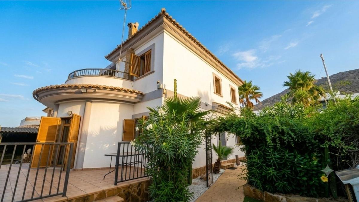 Properties for sale and rent in Spain photo 5