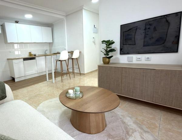 Sale of flat in Piso en Avenida Habaneras - Curva de Palangre, Torrevieja, Torrevieja
photo 1