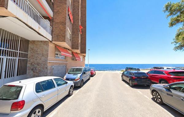 Sale of flat in Piso en Calle Montesinos, Playa de los Náufragos, Torrevieja, Torrevieja
 photo 1