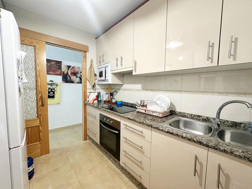 Sale of apartment in Piso en Calle Montesinos, Playa de los Náufragos, Torrevieja, Torrevieja
photo 5