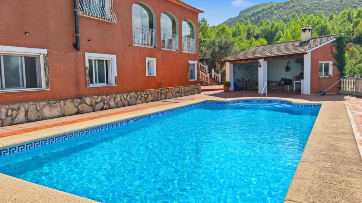 Sale of independent chalet in Casa o chalet en Llíber, Llíber
photo 1