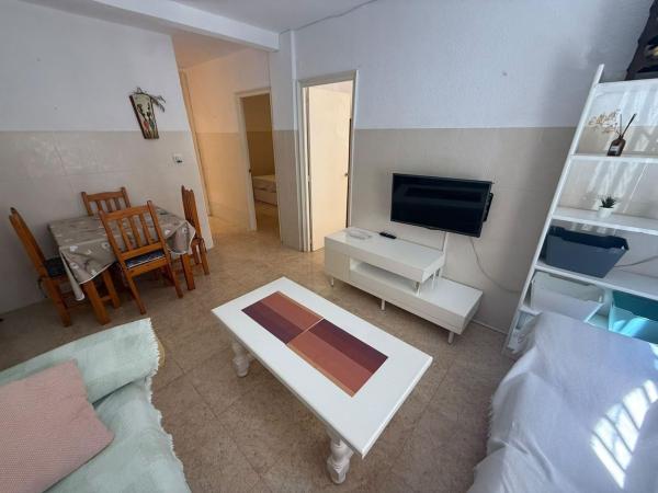 Продажа квартиры на Piso en Calle Villena, Tamarit - Playa Lissa, Santa Pola, Санта Пола
photo 1