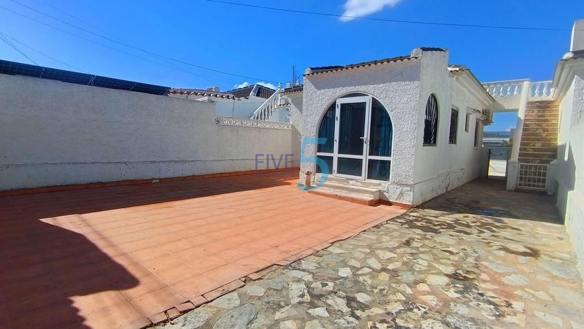 Продажа отдельного шале в Casa o chalet en La Siesta - El Salado - Torreta, Torrevieja, Торревьеха photo 3